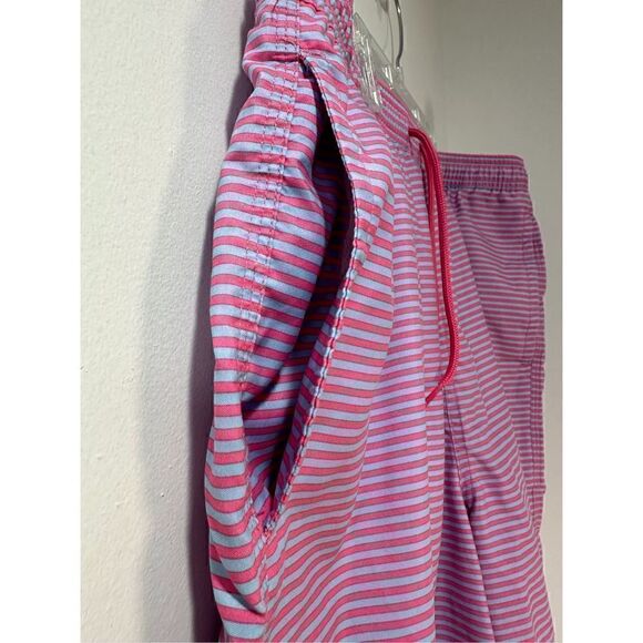 Vineyard Vines men’s pink & gray striped swim trunks w/pockets size XL. #14-1136 - Picture 4 of 8